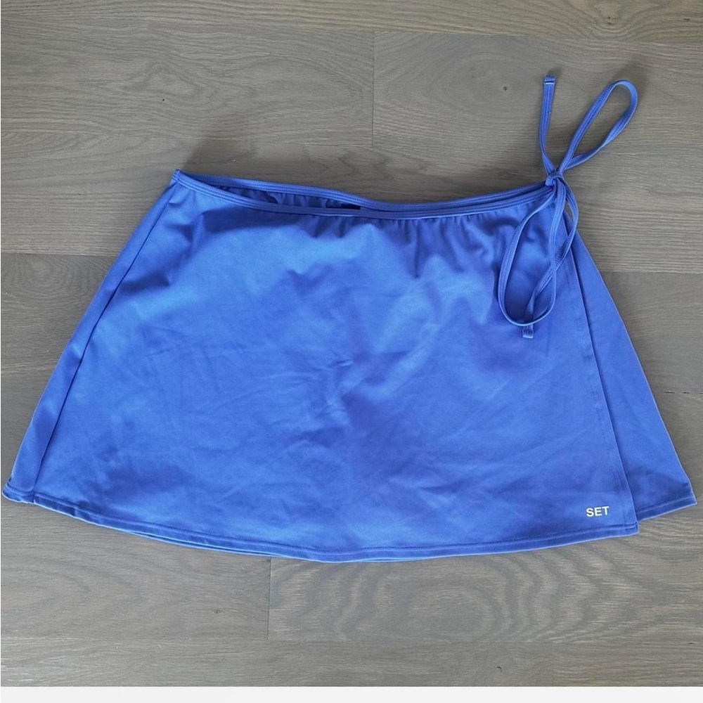 SET ACTIVE luxform NWOT wrap skirt XL